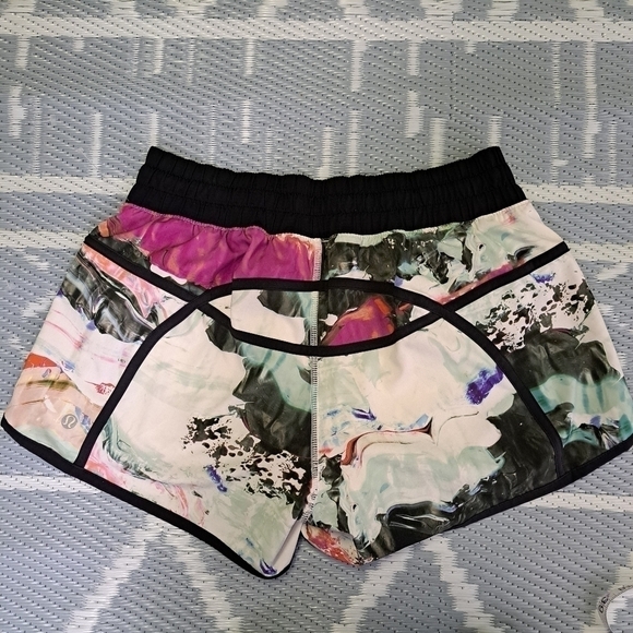 Lululemon Tracker Short III Pigment Wave Multi / Black - Picture 5 of 10